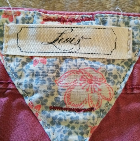 🌺LEVI'S Coral/Rust Color Shorts - Picture 3 of 4